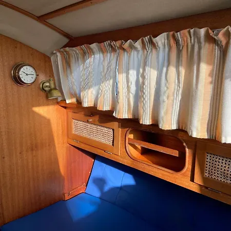 Hotel na wodzie Barco Expo C49 *