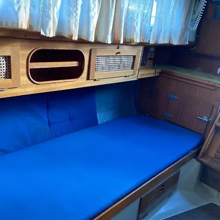 Barco Expo C49 Botel *