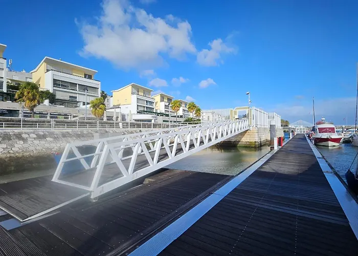 Barco Expo C49 Botel *