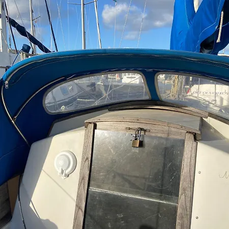 Barco Expo C49 Botel Lissabon