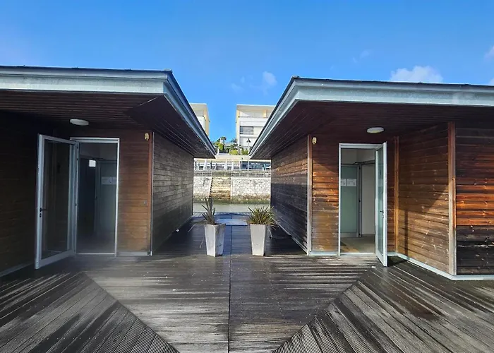 Πλωτό κατάλυμα Barco Expo C49