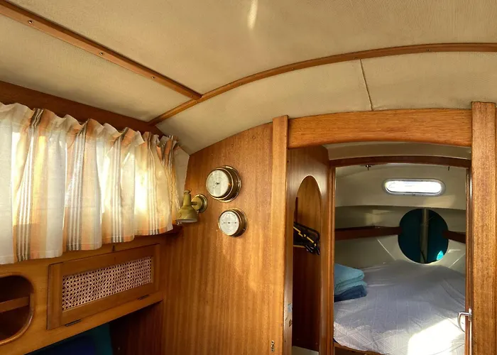 Barco Expo C49 Botel