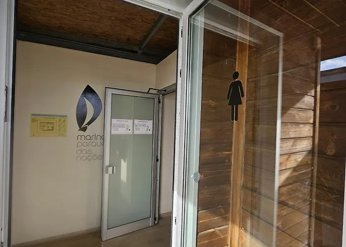 Πλωτό κατάλυμα Barco Expo C49